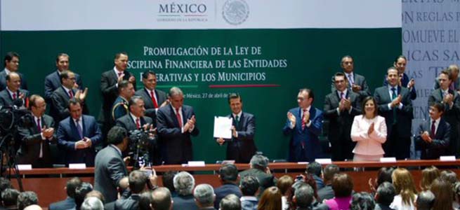 Promulga Peña Nieto Ley de Disciplina Financiera para estados y municipios