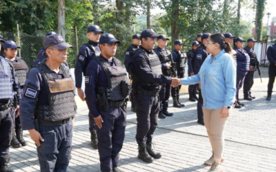 Mejores sueldos y equipo para policías de Xicotepec